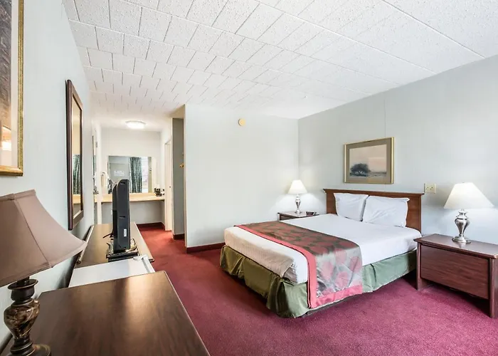 Red Carpet Inn & Suites